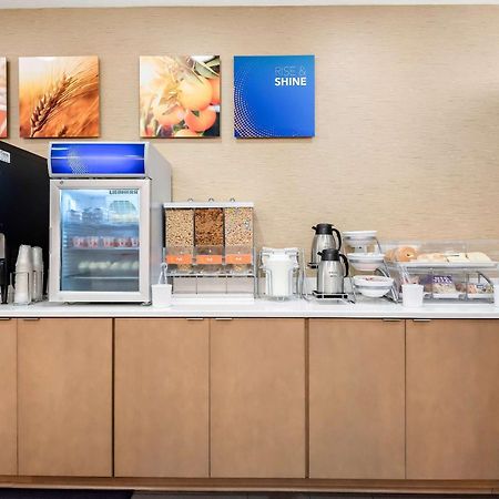 Comfort Suites New Orleans East Экстерьер фото