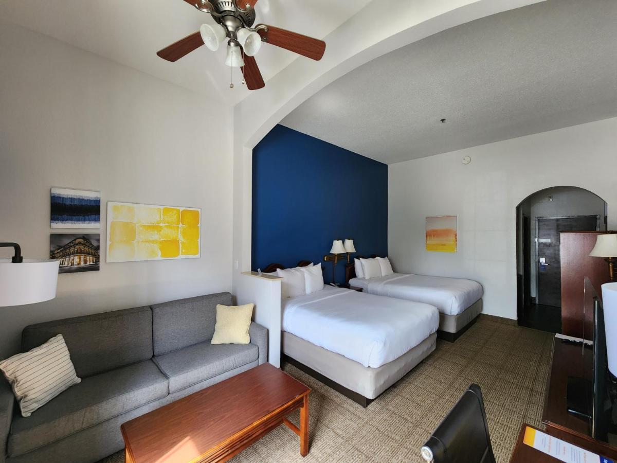 Comfort Suites New Orleans East Экстерьер фото