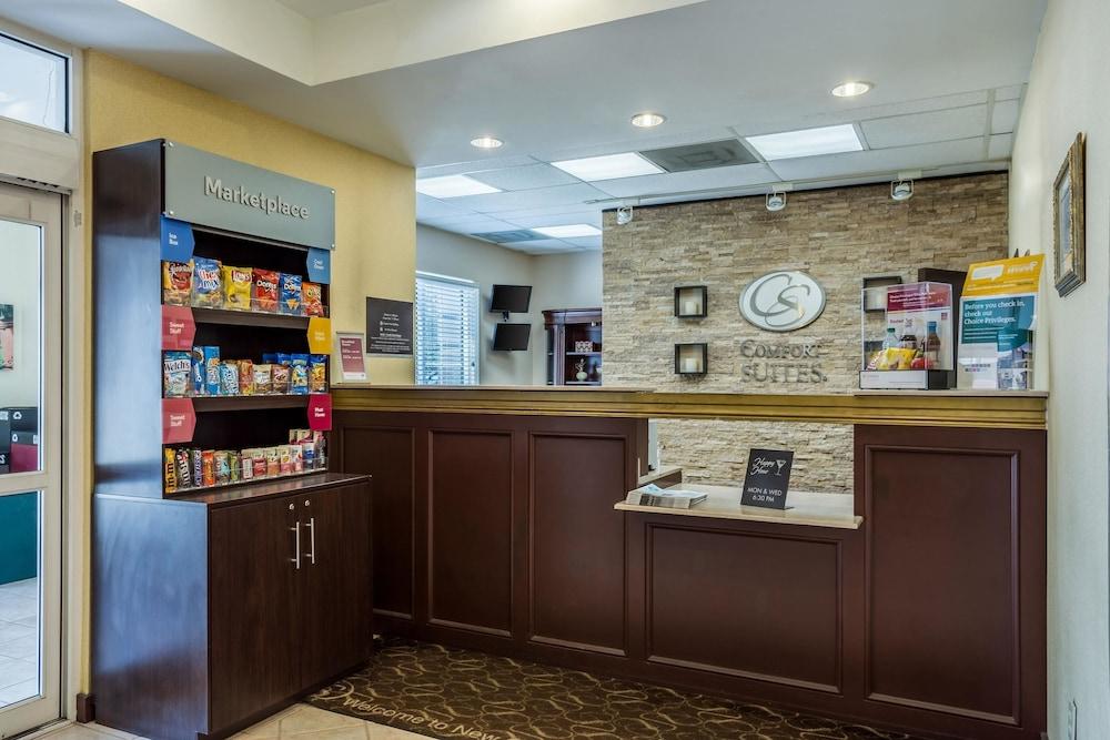 Comfort Suites New Orleans East Экстерьер фото