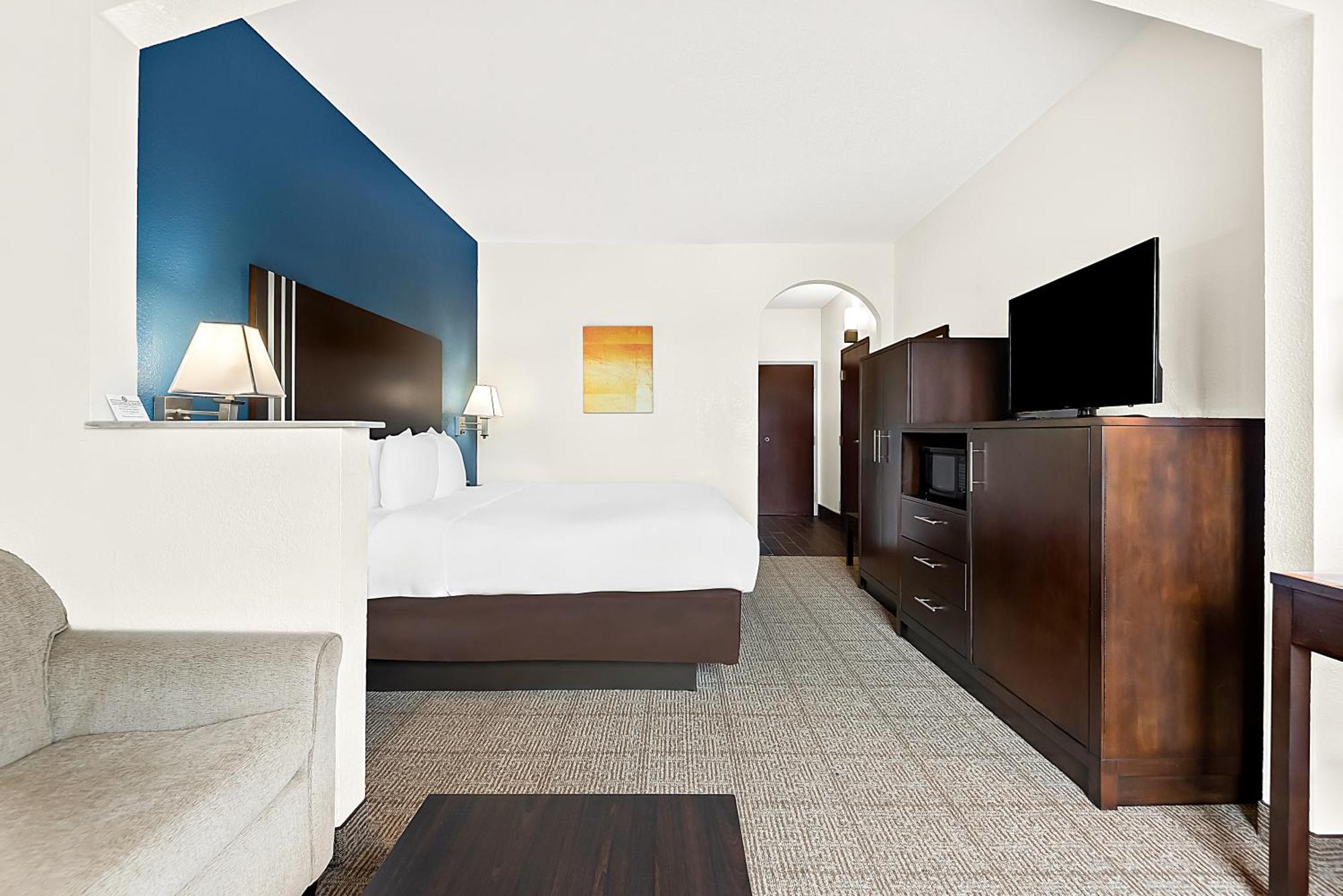 Comfort Suites New Orleans East Экстерьер фото