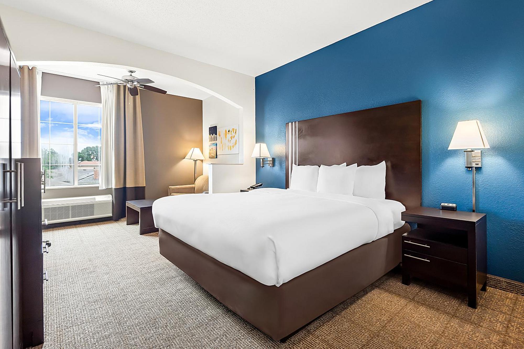 Comfort Suites New Orleans East Экстерьер фото