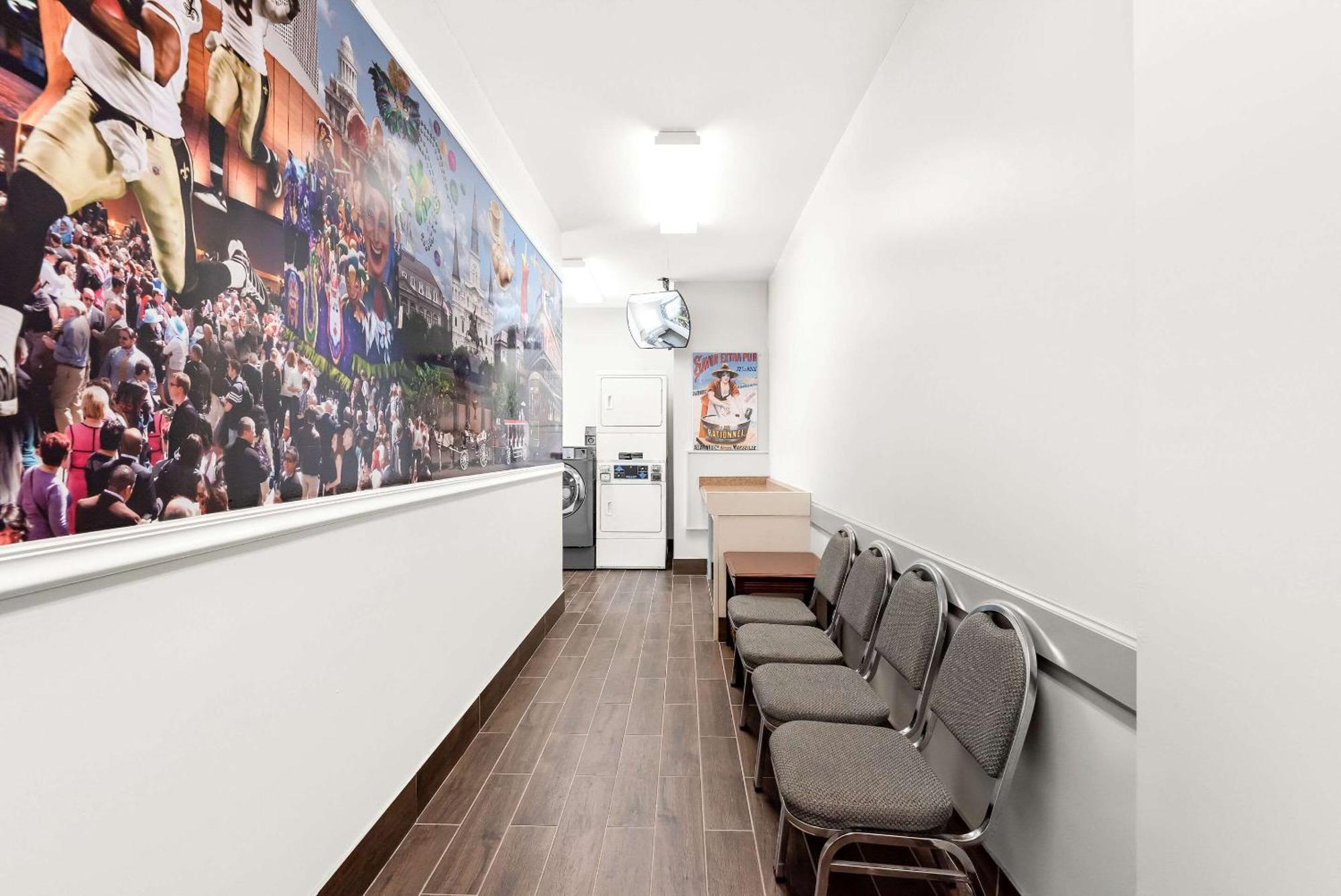 Comfort Suites New Orleans East Экстерьер фото