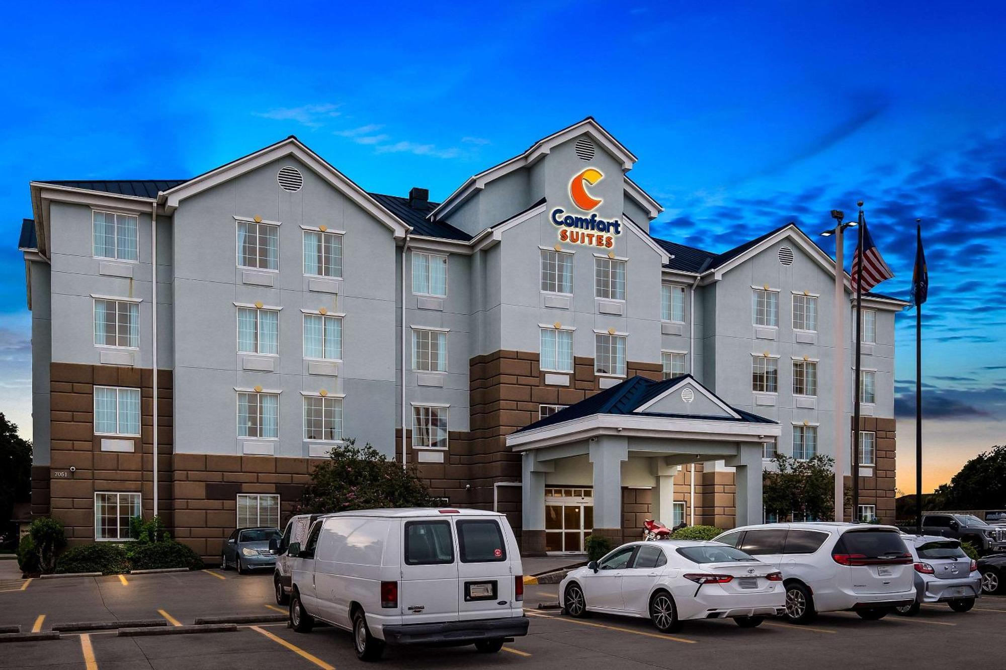 Comfort Suites New Orleans East Экстерьер фото