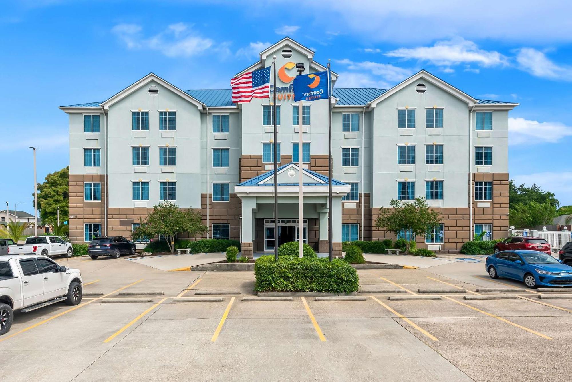 Comfort Suites New Orleans East Экстерьер фото