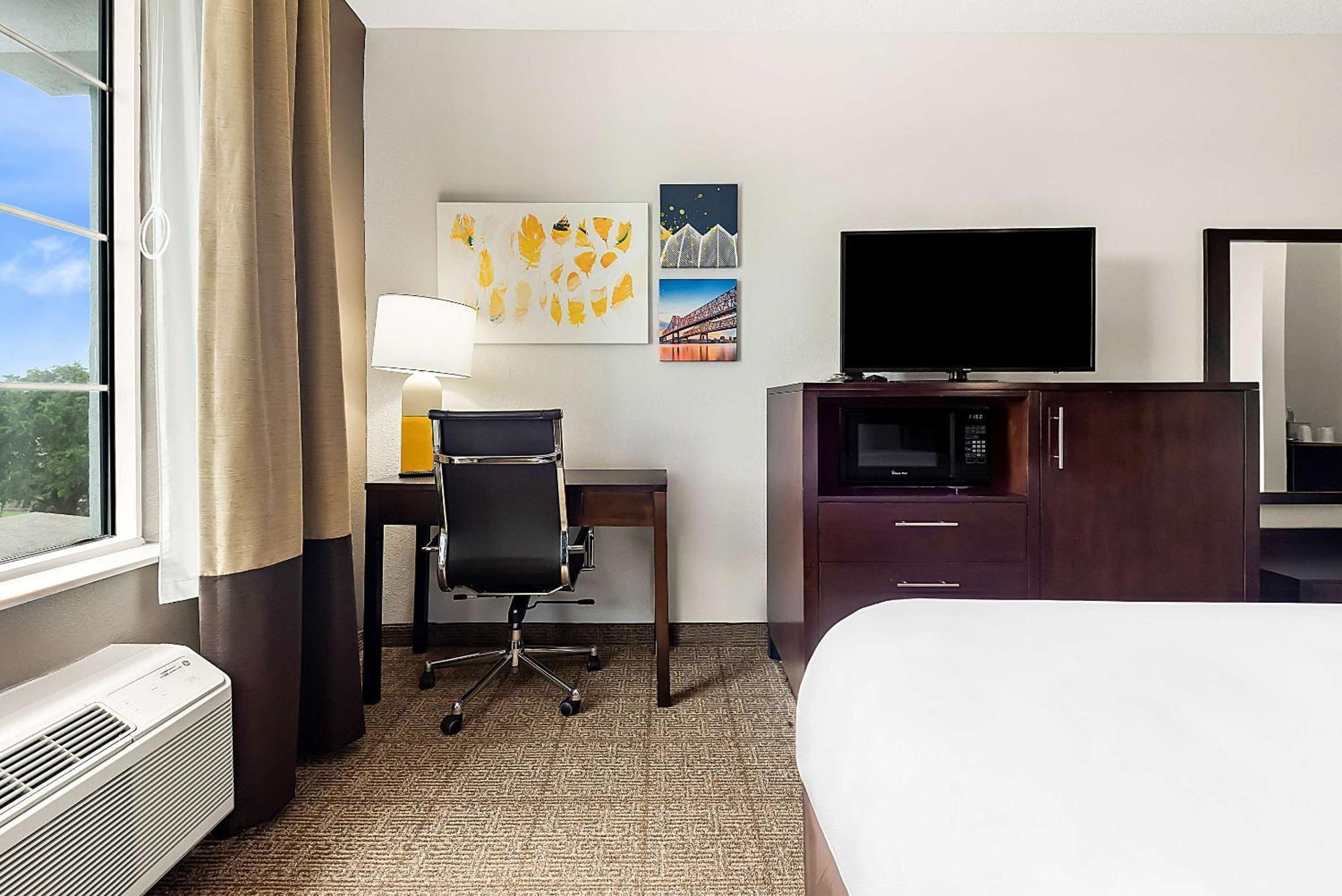 Comfort Suites New Orleans East Экстерьер фото