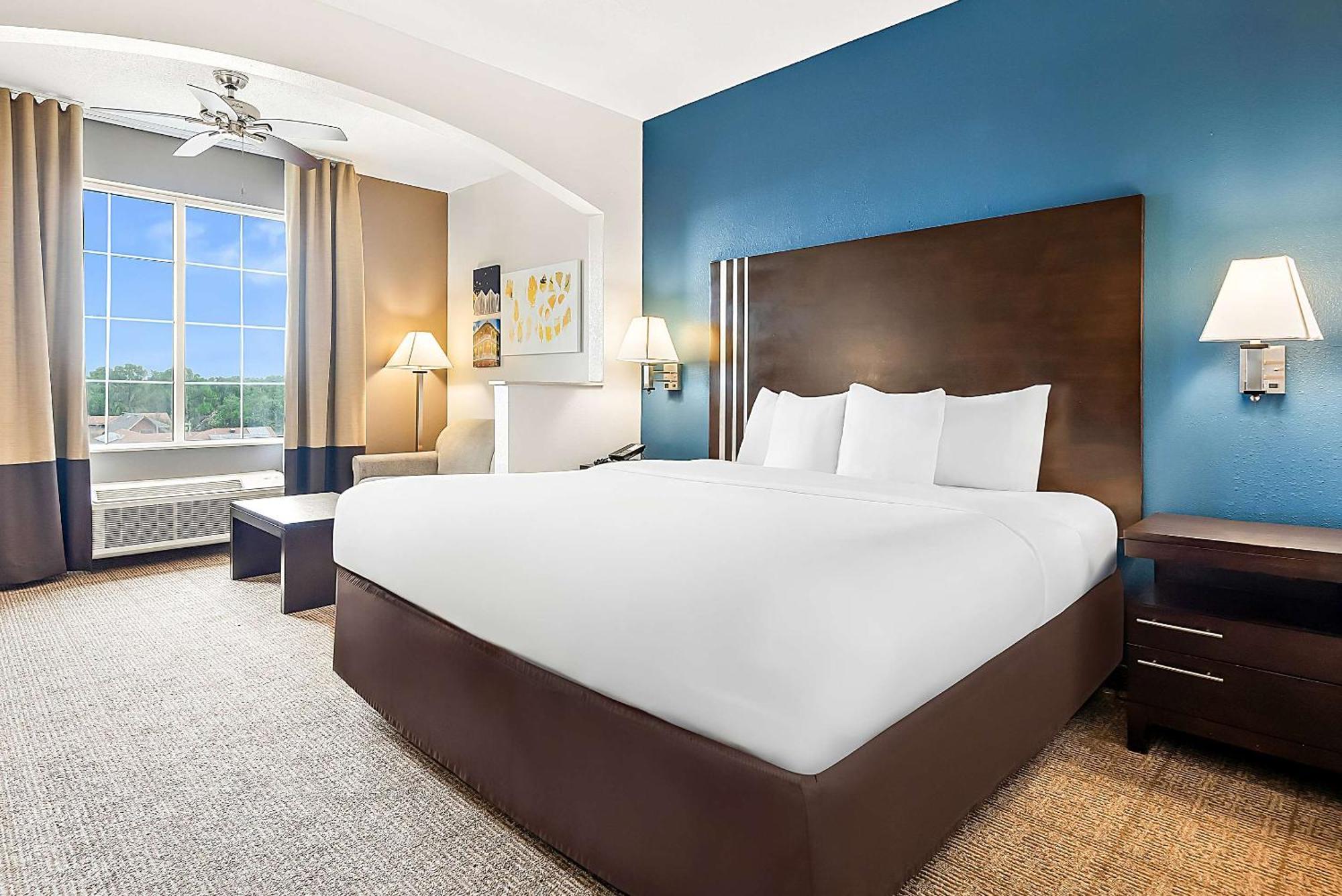 Comfort Suites New Orleans East Экстерьер фото
